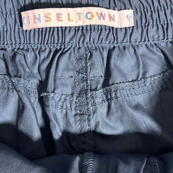 Tinseltown Cargo Shorts – Women’s Size 9 – Utility Pocket Design – Lightweight & - Picture 7 of 8